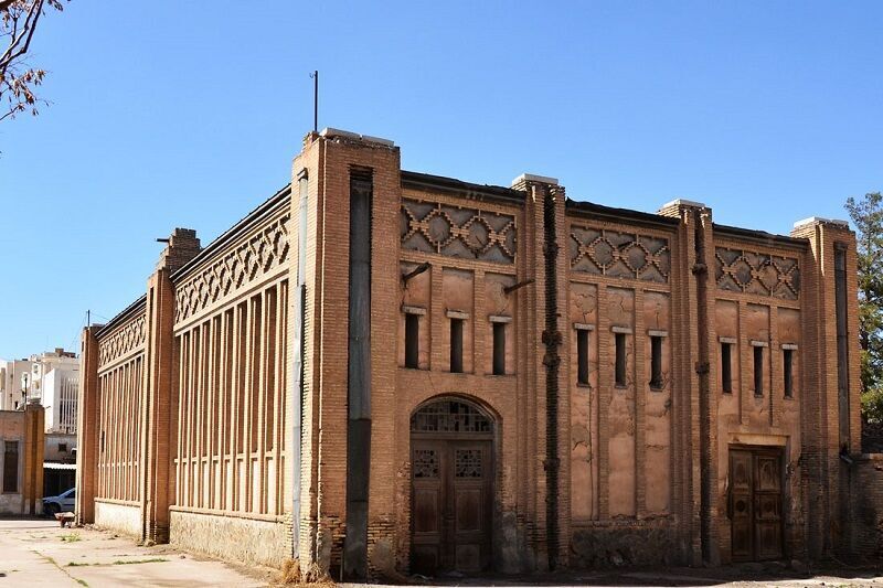 راه‌های رفته و نرفته برای نجات یک کارخانه تاریخی